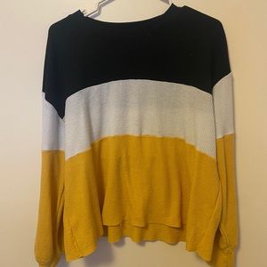 CUTEST Cropped boyfriend Hollister sweater